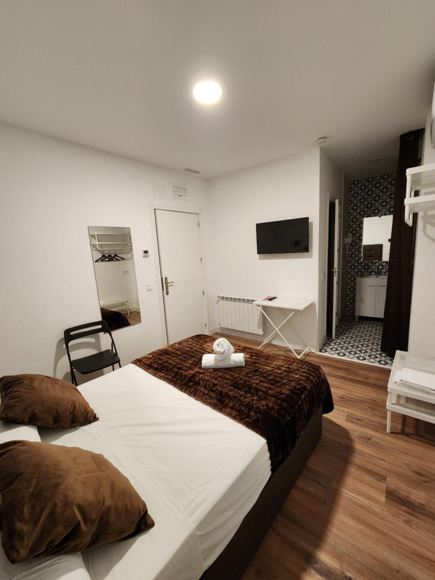 Hostal Arenal Мадрид Экстерьер фото