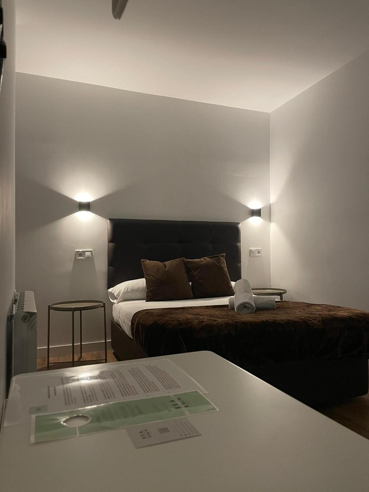 Hostal Arenal Мадрид Экстерьер фото