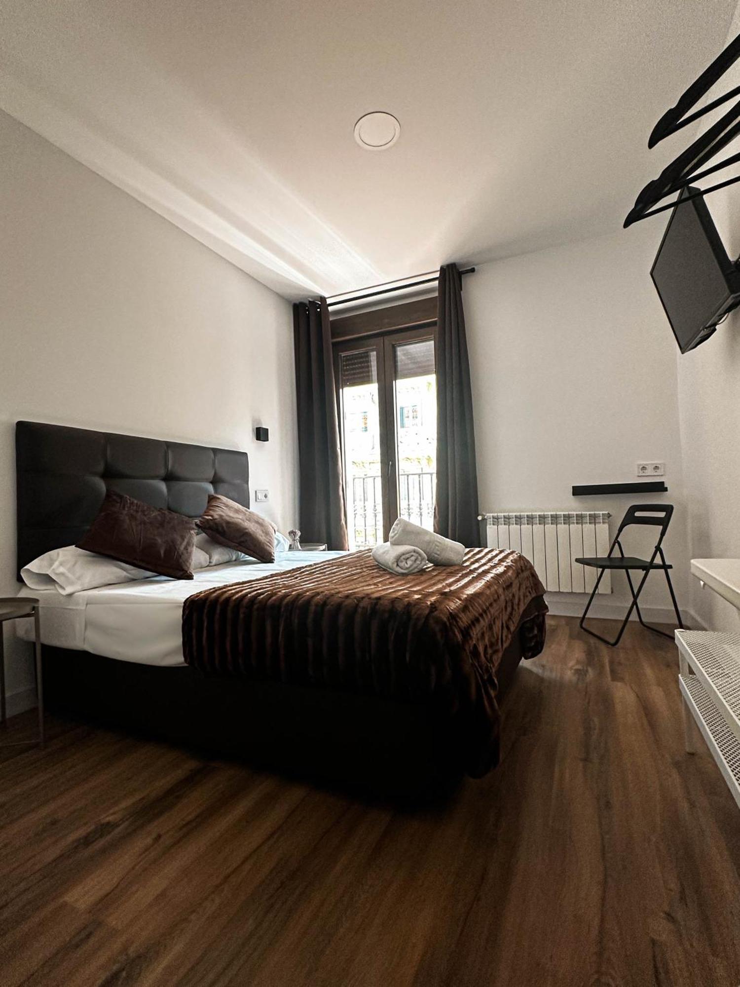 Hostal Arenal Мадрид Экстерьер фото